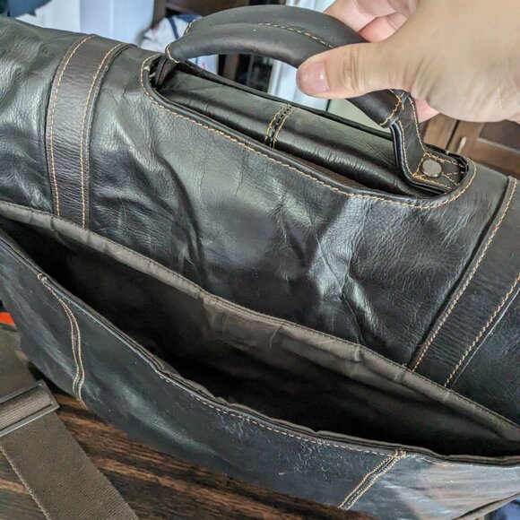 Kenneth Cole Reaction Messenger Bag Genuine LEATHER Laptop Briefcase - Picture 7 of 9